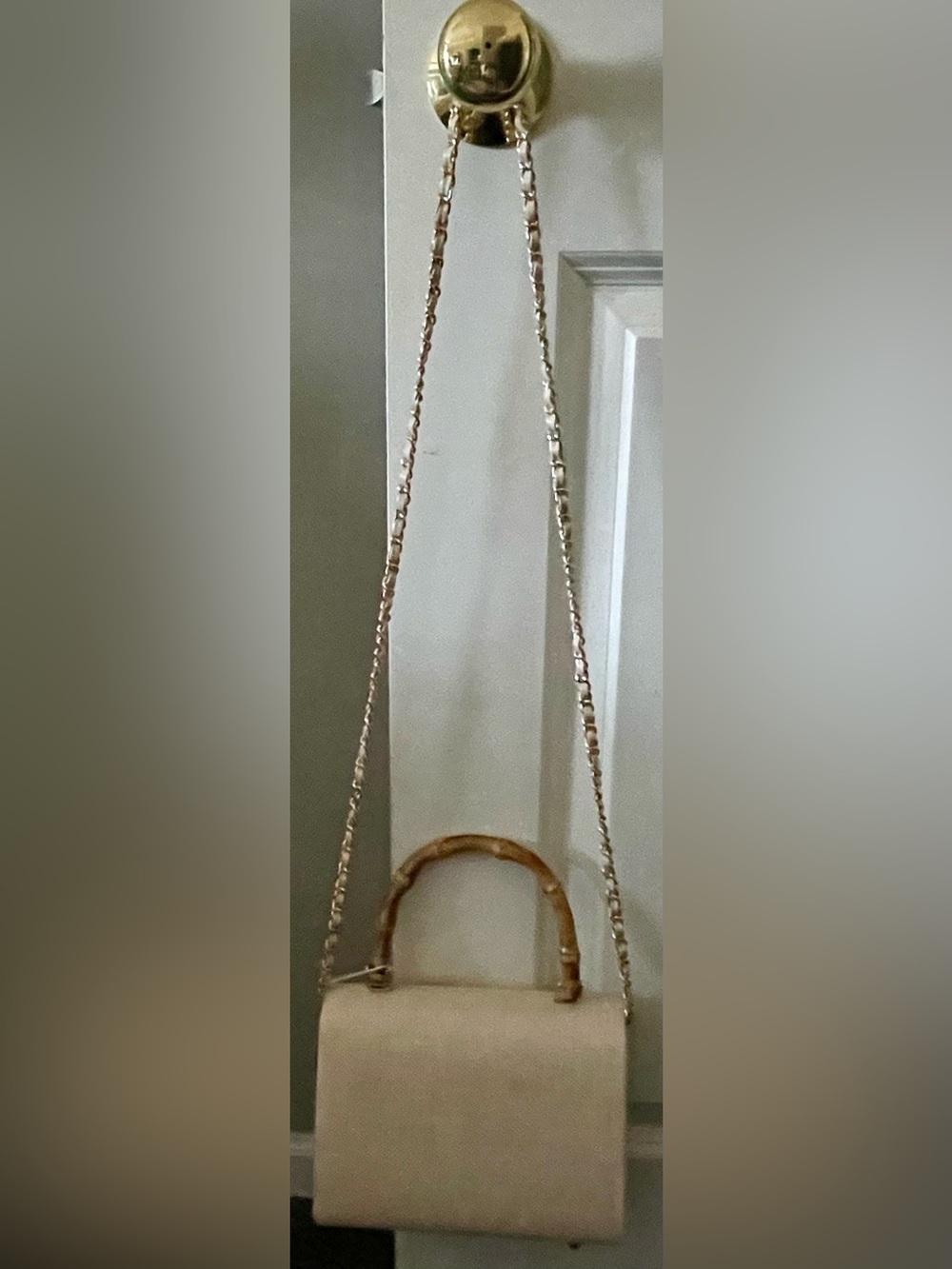 Tommy Bahama Bird & Floral Embroidered Canvas Bamboo Top Handle w Unique Chain - Picture 3 of 16